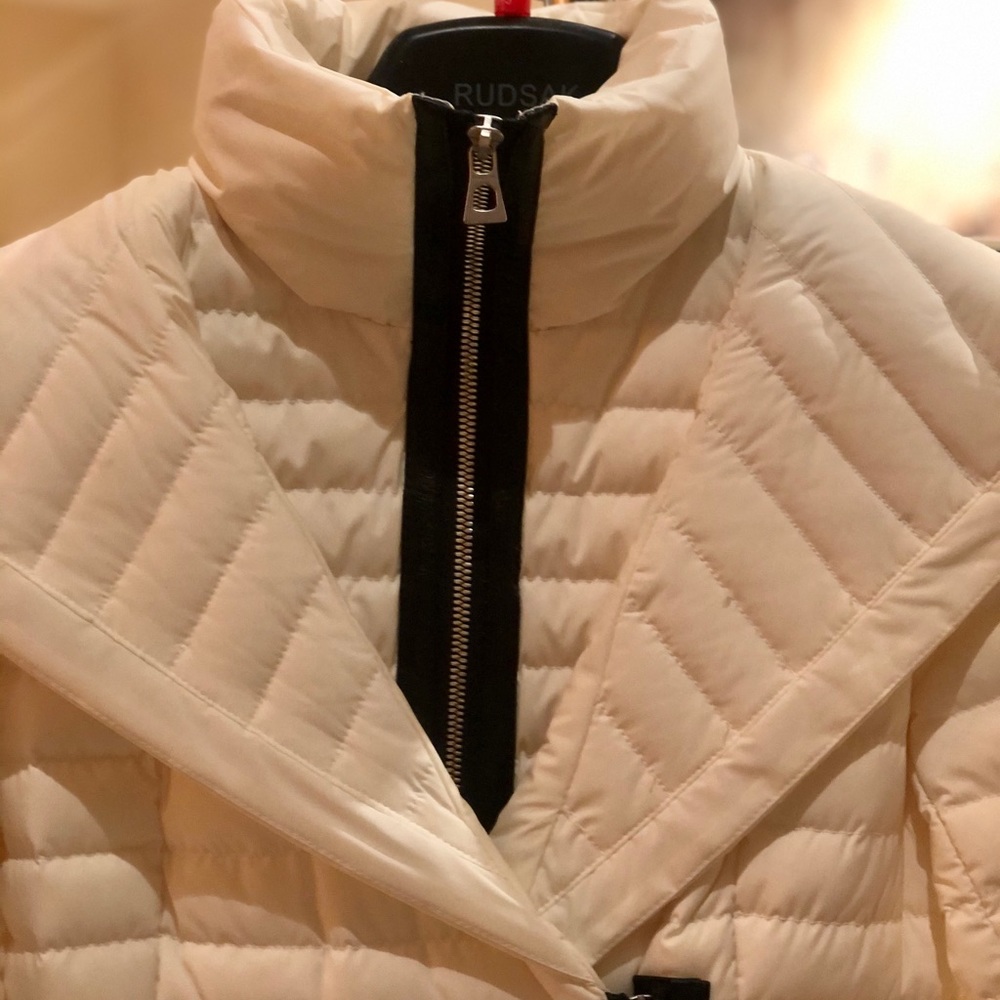 Lightweight Down Jacket - Picture 2 of 10